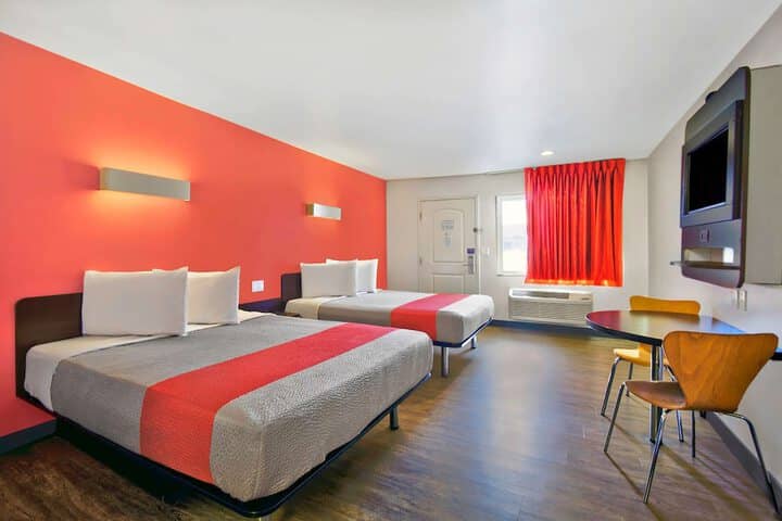 Room 5 of 27