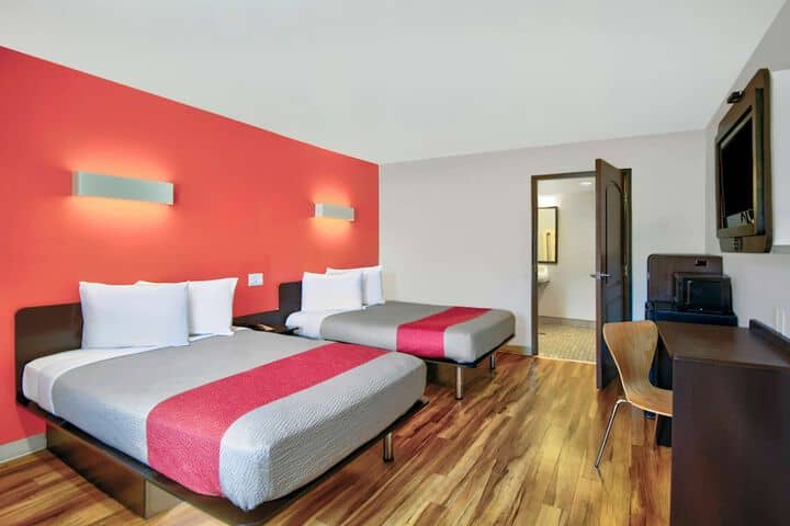 Room 7 of 27