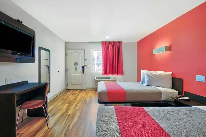 Room 9 of 27