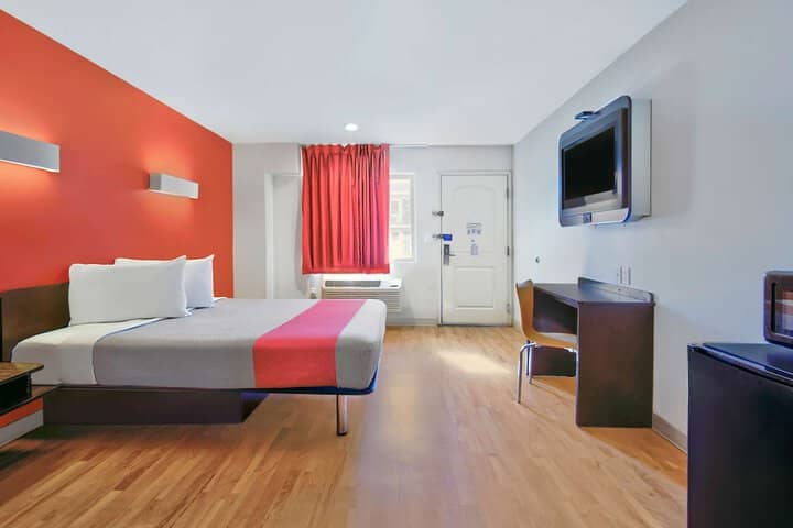 Room 16 of 27